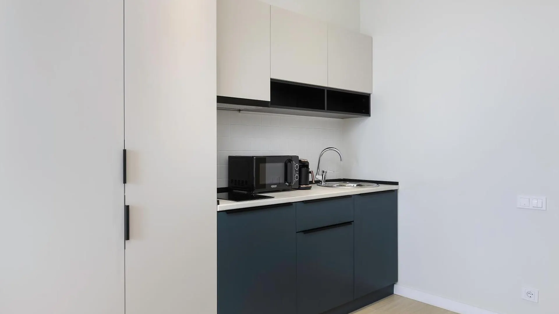 Next Apartments Official Batumi 5*,  Georgien